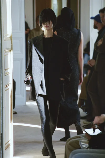 Look 17